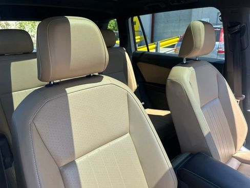 Used 2023 Volkswagen Tiguan SE w/ Panoramic Sunroof Package AWD/4WD image 37
