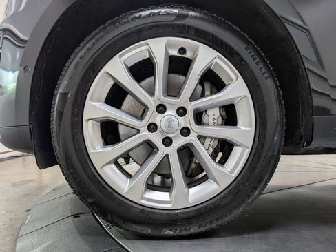 Used 2025 Land Rover Range Rover Sport SE AWD/4WD image 11