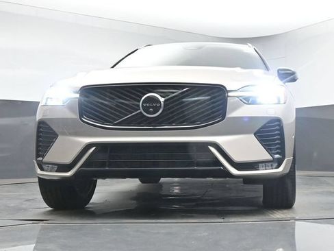 New 2026 Volvo XC60 B5 Plus w/ Protection Package Premier AWD/4WD image 38
