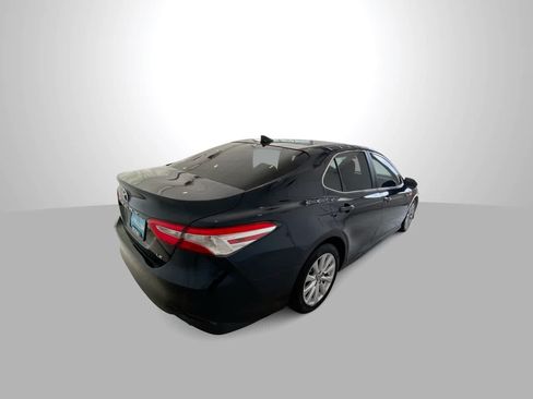 Used 2019 Toyota Camry LE FWD image 8