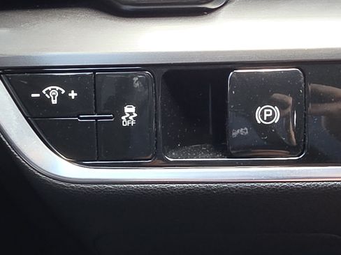 Used 2024 Kia Sportage EX FWD image 14