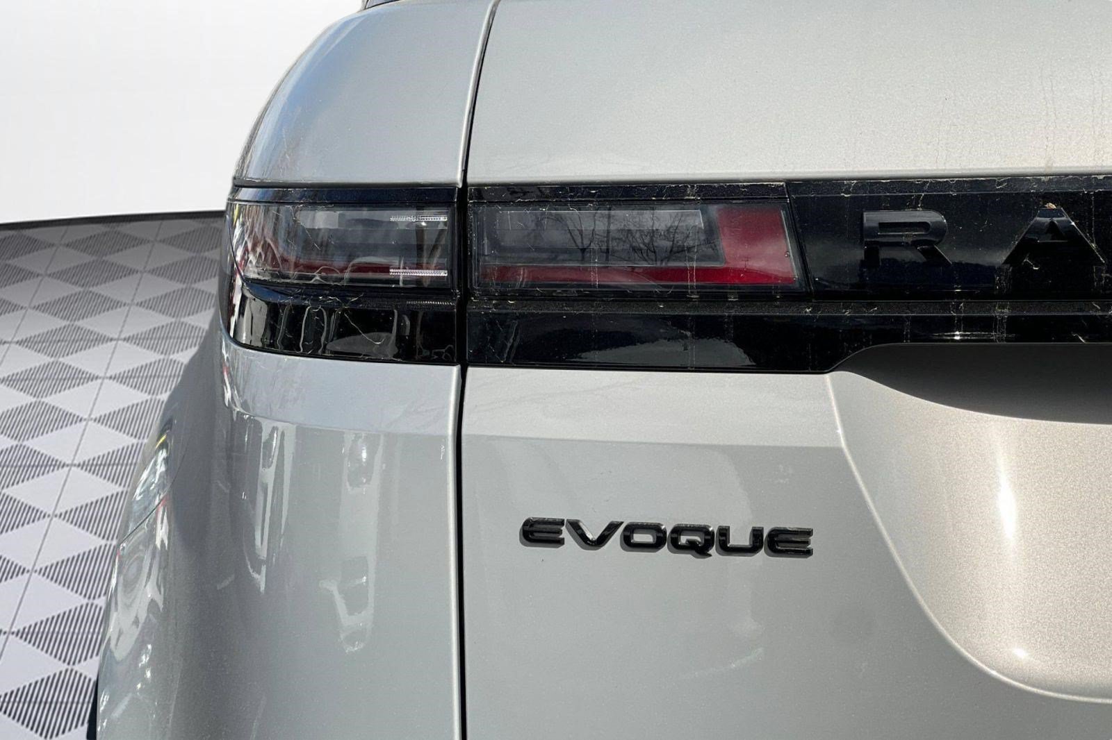 New 2026 Land Rover Range Rover Evoque Dynamic SE AWD/4WD image 28