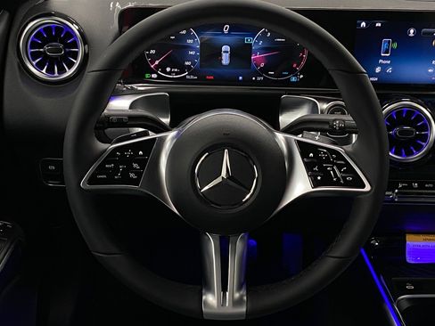 New 2026 Mercedes-Benz GLB 250 4MATIC image 15