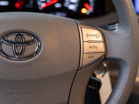 Used 2005 Toyota Avalon XL image 25