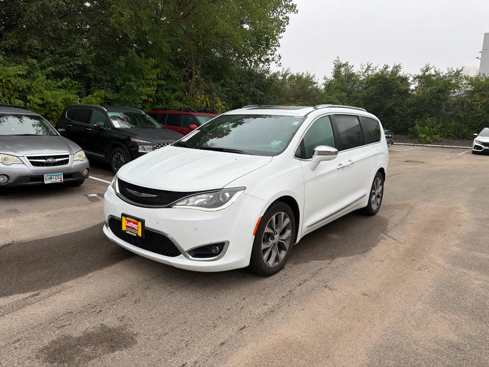 Used 2020 Chrysler Pacifica Limited FWD image 4