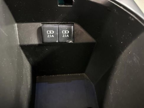 Used 2020 Toyota Camry XLE w/ Driver Assist Package image 23