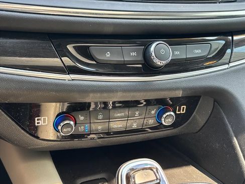 Used 2019 Buick Enclave Premium AWD/4WD image 19