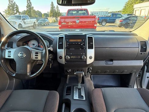 Used 2010 Nissan Frontier PRO-4X AWD/4WD image 3