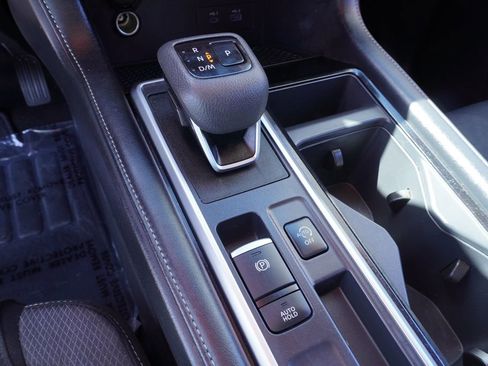 Certified 2025 Nissan Pathfinder SV FWD image 19