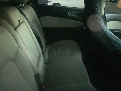 Used 2016 Ford Edge SEL FWD image 5
