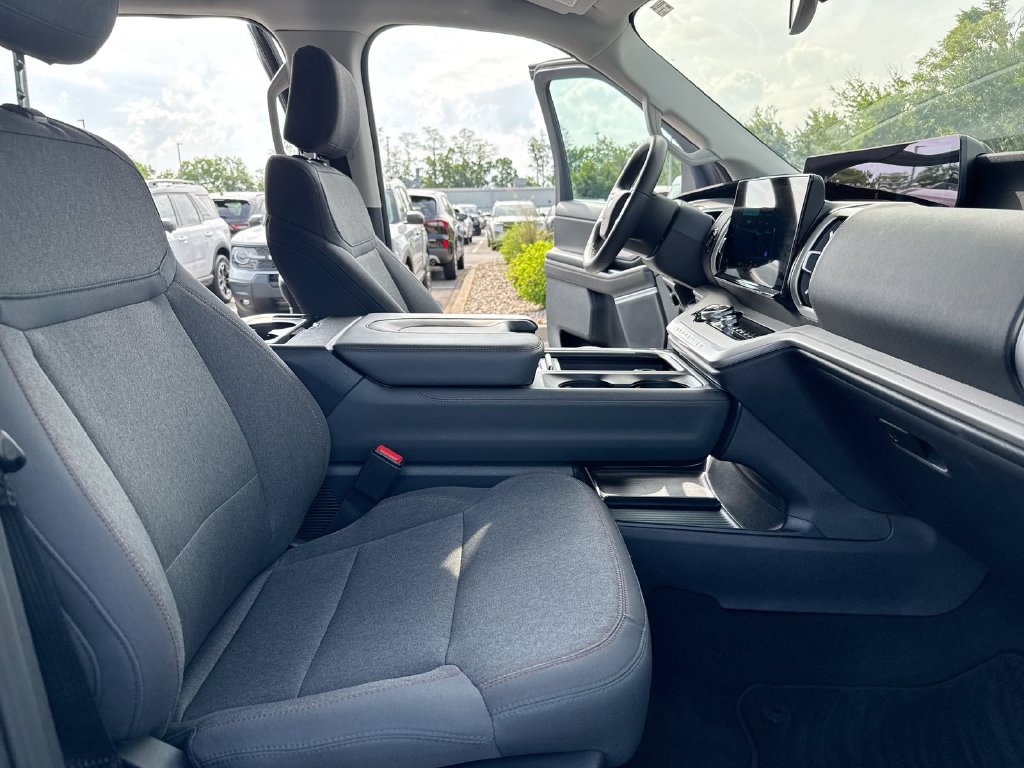 Used 2025 Ford Expedition Max Active AWD/4WD image 22