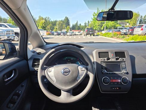 Used 2017 Nissan Leaf S w/ Charge Package FWD image 11