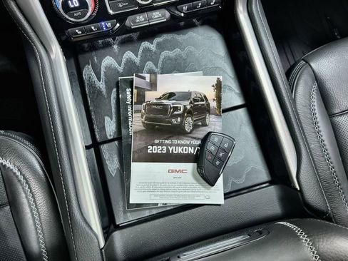Used 2023 GMC Yukon Denali w/ Denali Reserve Package AWD/4WD image 10