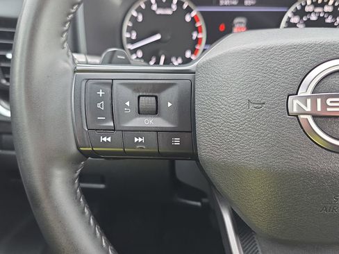 Used 2025 Nissan Rogue SV AWD/4WD image 17