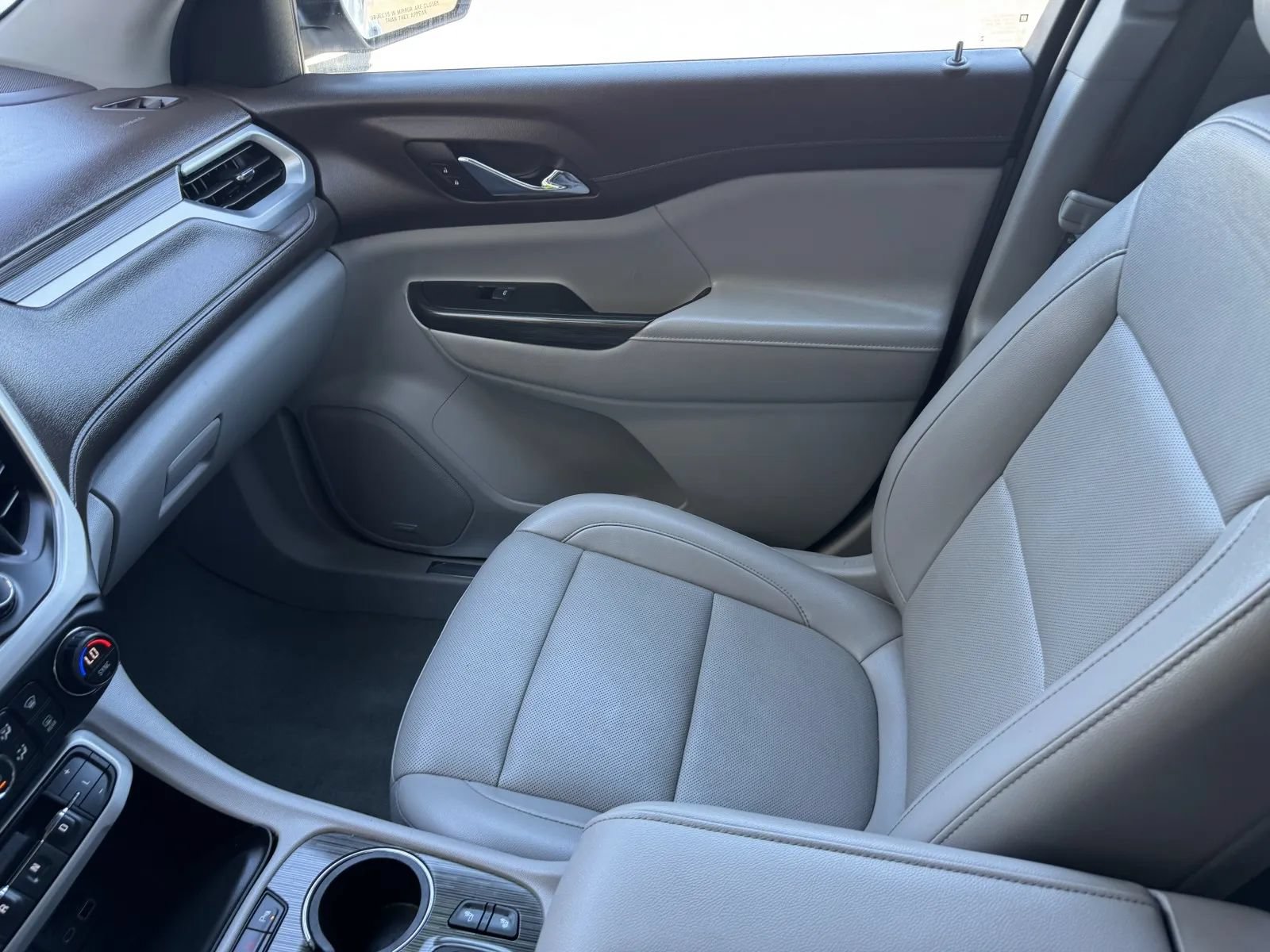 Used 2023 GMC Acadia SLT AWD/4WD image 32