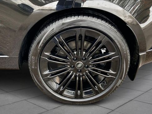 Used 2024 Land Rover Range Rover SE image 10