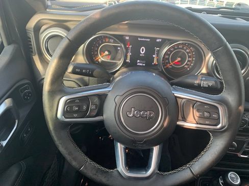 Used 2020 Jeep Gladiator Overland AWD/4WD image 8