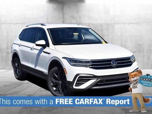 Used 2023 Volkswagen Tiguan SE FWD image 2
