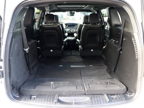 Used 2026 Chrysler Pacifica Limited FWD image 63