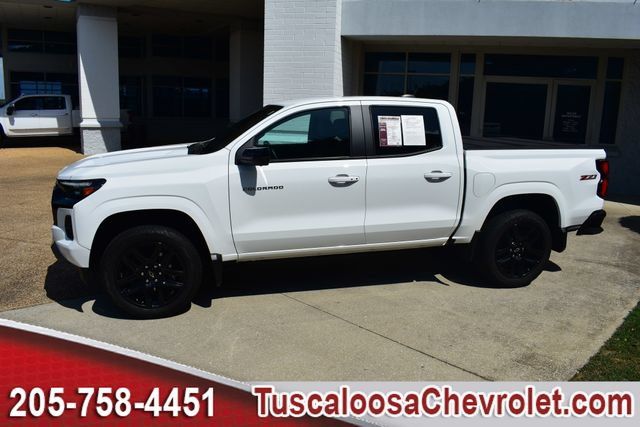 Used 2025 Chevrolet Colorado Z71 w/ Technology Package AWD/4WD image 7