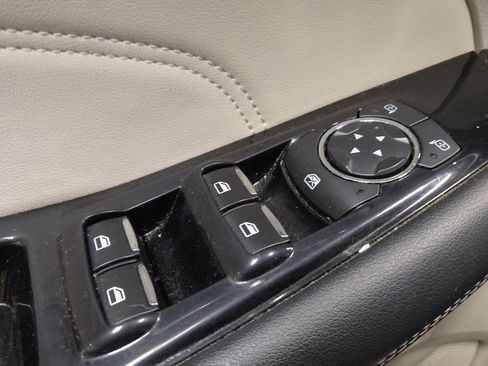 Used 2018 Ford Edge Titanium FWD image 27