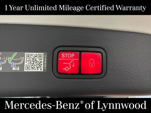 Used 2025 Mercedes-Benz GLC 300 4MATIC image 8