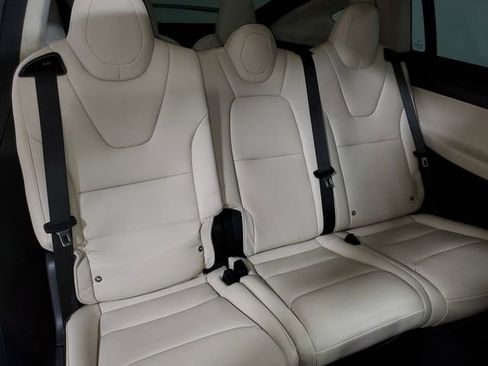 Used 2018 Tesla Model X 75D image 12