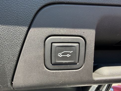 Used 2023 Buick Envision Avenir AWD/4WD image 12