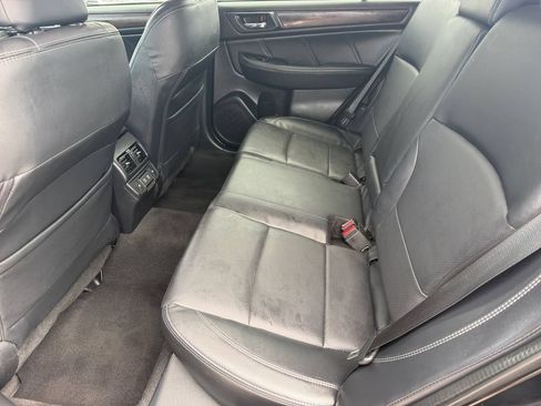 Used 2019 Subaru Outback 2.5i Limited AWD/4WD image 14