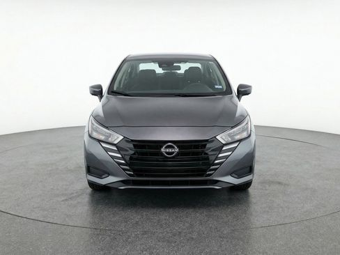 Used 2025 Nissan Versa SV image 2