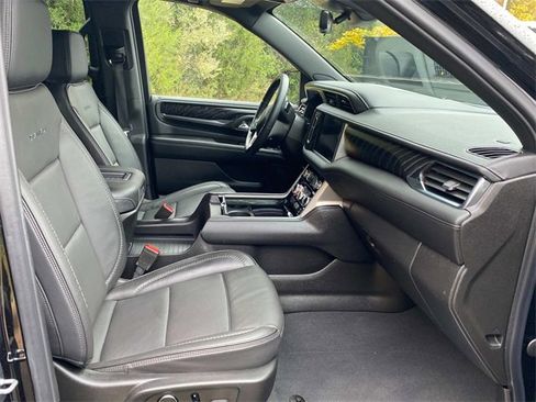 Used 2023 GMC Yukon XL Denali w/ Denali Reserve Package image 37