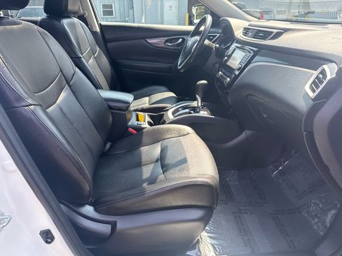 Used 2016 Nissan Rogue SL w/ SL Premium Package AWD/4WD image 12