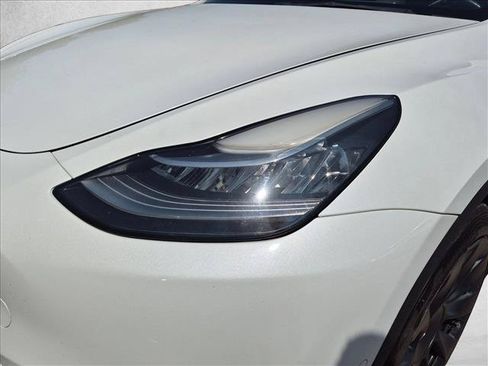 Used 2021 Tesla Model Y Long Range AWD/4WD image 11