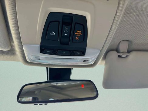 Used 2018 BMW 320i xDrive Sedan w/ Convenience Package image 29