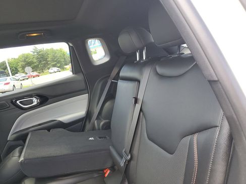 Used 2023 Jeep Compass Limited w/ Sun and Sound Group AWD/4WD image 31