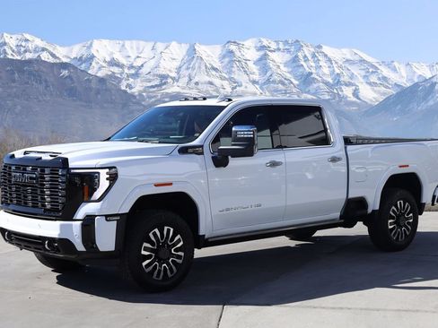 New 2026 GMC Sierra 3500 Denali Ultimate AWD/4WD image 2
