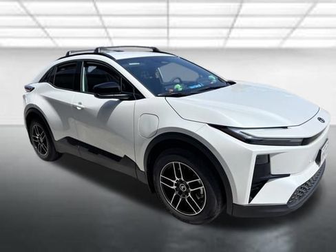 Used 2026 Toyota C-HR AWD/4WD image 1