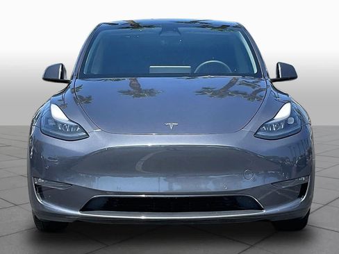 Used 2022 Tesla Model Y Long Range AWD/4WD image 3