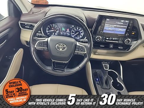 Used 2021 Toyota Highlander XLE image 26