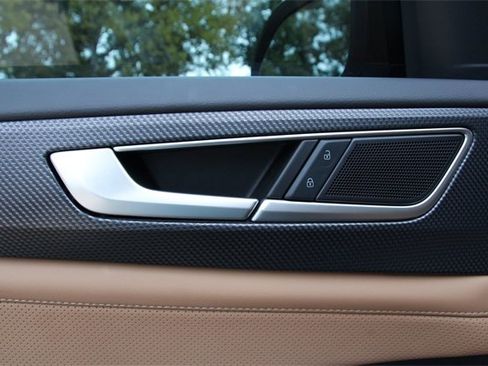 Certified 2025 Volkswagen Atlas Cross Sport SEL R-Line image 15