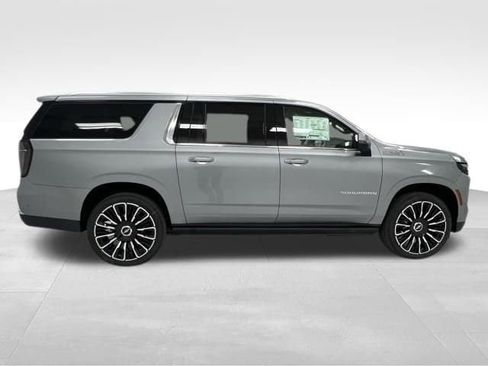 New 2026 Chevrolet Suburban High Country AWD/4WD image 20
