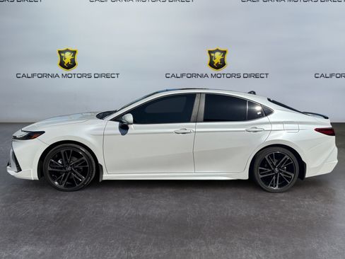 Used 2025 Toyota Camry XSE FWD image 2