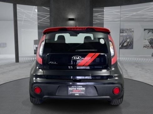Used 2017 Kia Soul FWD image 6
