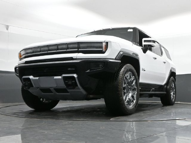 Used 2025 GMC Hummer EV 3X w/ LPO, Cargo Utility Package AWD/4WD image 33