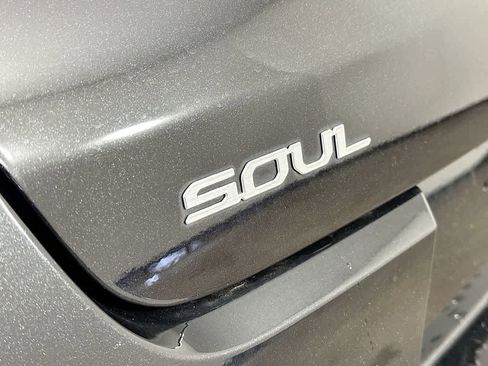 Used 2023 Kia Soul EX FWD image 7