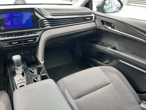 Used 2025 Toyota Camry LE w/ Convenience Package FWD image 16