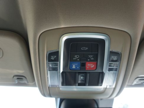 Used 2019 RAM 1500 Laramie image 27