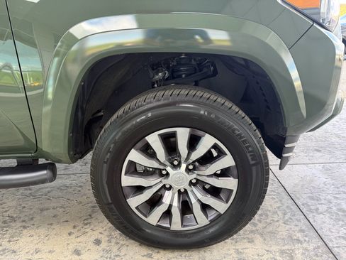 Used 2021 Toyota Tacoma Limited AWD/4WD image 11