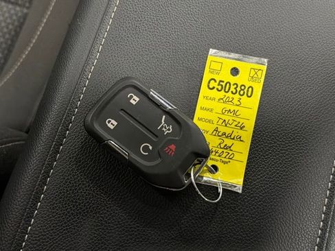 Used 2023 GMC Acadia SLE w/ Driver Convenience Package image 32