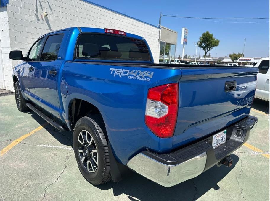Used 2018 Toyota Tundra SR5 w/ TRD Off Road Package AWD/4WD image 9